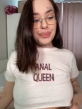 Snapshot of fuckdoll_18 chatting on 02.28.25 fuckdoll 18 online show from 02.28.25
