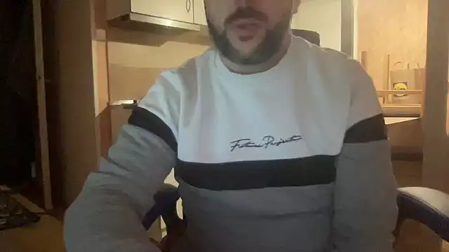 Snapshot of RedDante89 chatting on 01.01.25 RedDante89 online show from 01.01.25