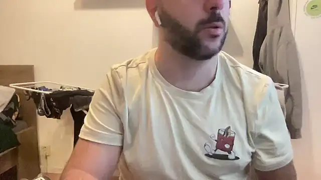 Snapshot of RedDante89 chatting on 10.25.25 RedDante89 online show from 10.25.25