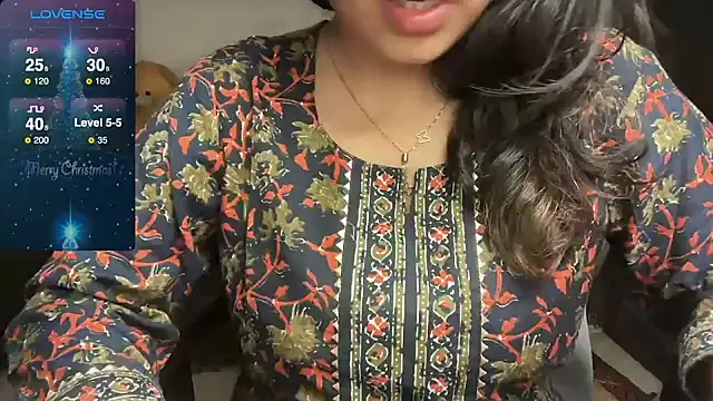 Snapshot of Spice-Summi chatting on 12.27.24 Spice-Summi online show from 12.27.24