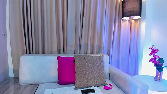 LeaahCarter online show from 12.13.24
