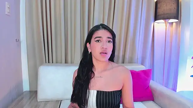 LeaahCarter online show from 12.28.24