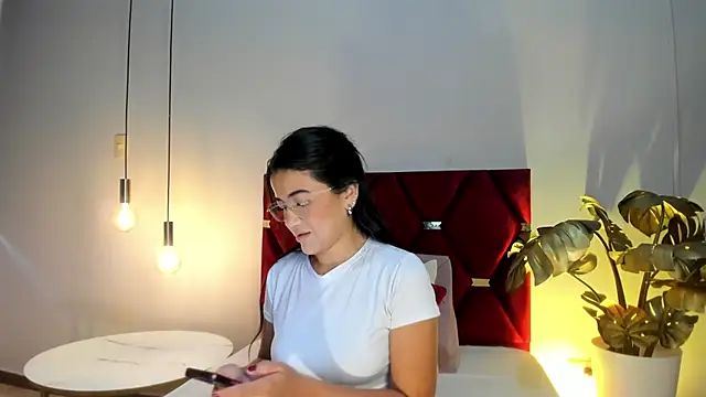 LeaahCarter online show from 10.17.25