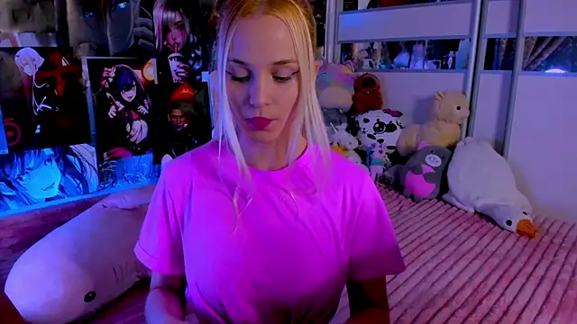 Snapshot of Cute__Pony chatting on 10.11.25 Cute Pony online show from 10.11.25