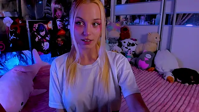 Snapshot of Cute__Pony chatting on 10.15.25 Cute Pony online show from 10.15.25