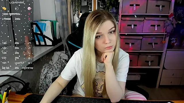 Snapshot of omg_lina chatting on 12.04.24 omg lina online show from 12.04.24