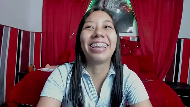 Snapshot of sexylaurita chatting on 02.28.25 sexylaurita online show from 02.28.25