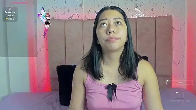 Snapshot of sexylaurita chatting on 10.08.25 sexylaurita online show from 10.08.25