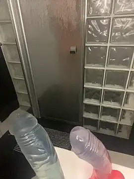 Snapshot of QueenMelissa80 chatting on 10.20.25 QueenMelissa80 online show from 10.20.25