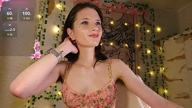 Snapshot of summerhazeee chatting on 12.21.24 summerhazeee online show from 12.21.24