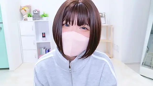 Snapshot of 841_yayoi chatting on 10.11.25 841 yayoi online show from 10.11.25