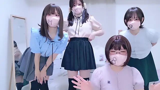 Snapshot of 841_yayoi chatting on 10.25.25 841 yayoi online show from 10.25.25