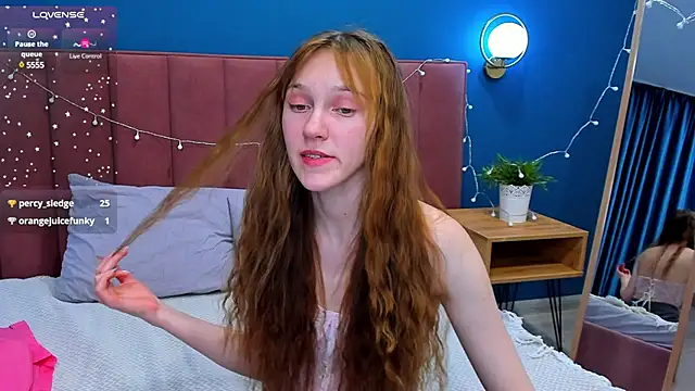 Snapshot of VanillaKelly chatting on 12.02.24 VanillaKelly online show from 12.02.24