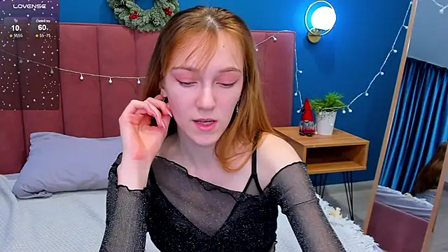 Snapshot of VanillaKelly chatting on 12.26.24 VanillaKelly online show from 12.26.24