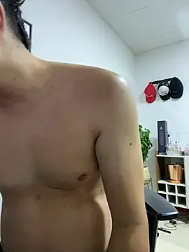 Snapshot of DanielGomez9 chatting on 01.21.25 DanielGomez9 online show from 01.21.25