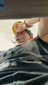 Snapshot of DanielGomez9 chatting on 01.21.25 DanielGomez9 online show from 01.21.25