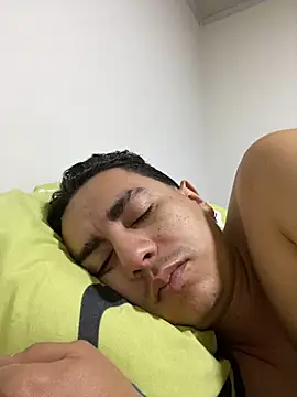 Snapshot of DanielGomez9 chatting on 02.23.25 DanielGomez9 online show from 02.23.25