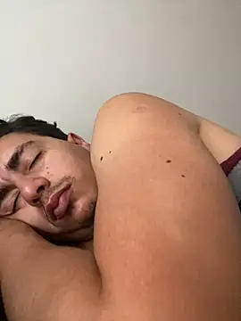 Snapshot of DanielGomez9 chatting on 03.21.25 DanielGomez9 online show from 03.21.25