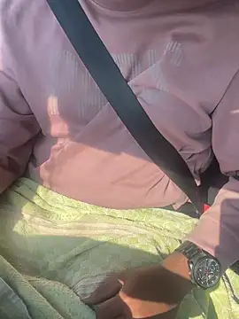 Snapshot of bighorn2000 chatting on 02.24.25 bighorn2000 online show from 02.24.25