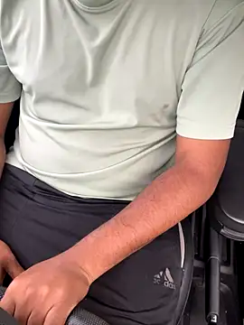 Snapshot of bighorn2000 chatting on 10.27.25 bighorn2000 online show from 10.27.25