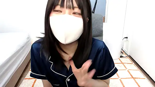 Snapshot of _mi_tsu_ki_ chatting on 12.22.24 mi tsu ki online show from 12.22.24