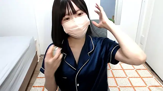 Snapshot of _mi_tsu_ki_ chatting on 02.22.25 mi tsu ki online show from 02.22.25