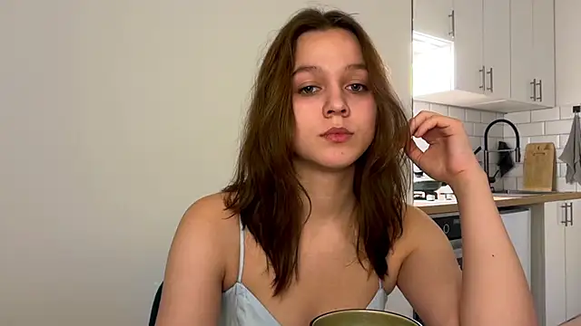 Snapshot of Addelin_Moon chatting on 10.19.25 Addelin Moon online show from 10.19.25