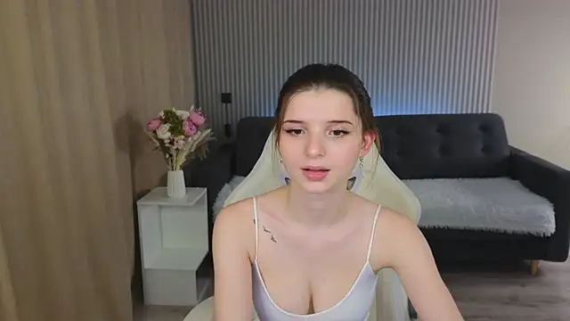 Snapshot of sofia__home chatting on 11.02.25 sofia home online show from 11.02.25