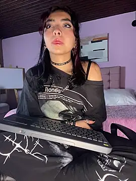 Snapshot of _Gothiccbitch_ chatting on 02.25.25  Gothiccbitch  online show from 02.25.25