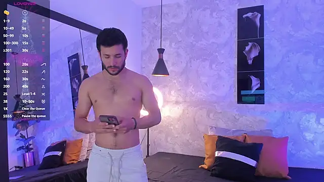 Snapshot of Valentinoford chatting on 12.19.24 Valentinoford online show from 12.19.24