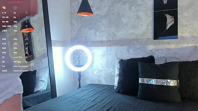 Snapshot of Valentinoford chatting on 01.07.25 Valentinoford online show from 01.07.25