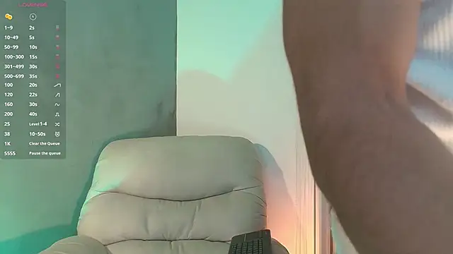 Snapshot of Valentinoford chatting on 02.21.25 Valentinoford online show from 02.21.25