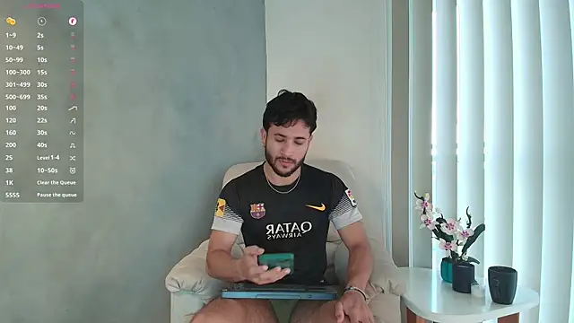 Snapshot of Valentinoford chatting on 02.22.25 Valentinoford online show from 02.22.25