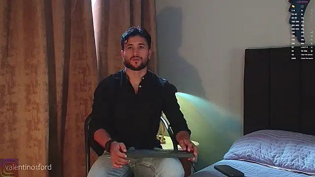 Snapshot of Valentinoford chatting on 09.10.25 Valentinoford online show from 09.10.25