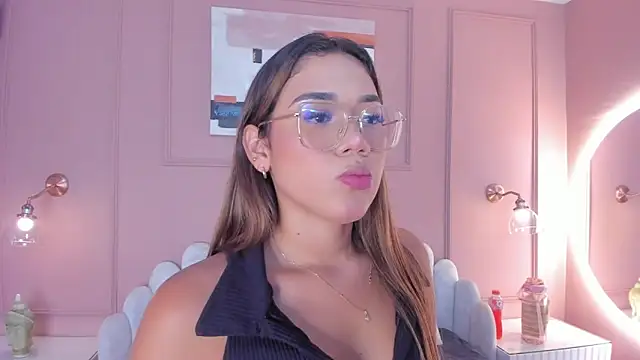 Snapshot of mara_brooks chatting on 03.07.25 mara brooks online show from 03.07.25