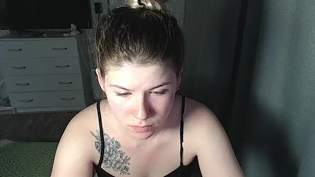 Snapshot of MelissaXKinky chatting on 03.22.25 MelissaXKinky online show from 03.22.25