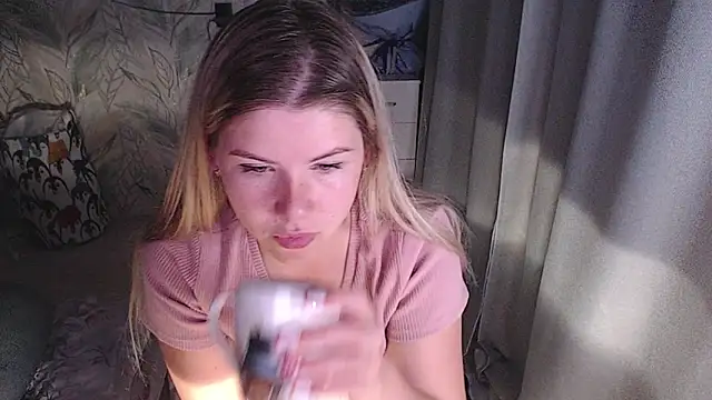 Snapshot of MelissaXKinky chatting on 09.11.25 MelissaXKinky online show from 09.11.25