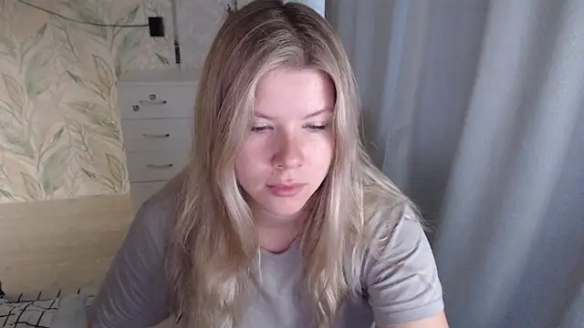 Snapshot of MelissaXKinky chatting on 10.06.25 MelissaXKinky online show from 10.06.25