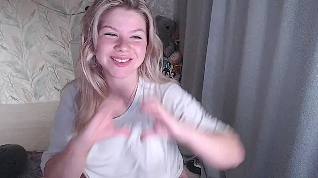 Snapshot of MelissaXKinky chatting on 10.25.25 MelissaXKinky online show from 10.25.25