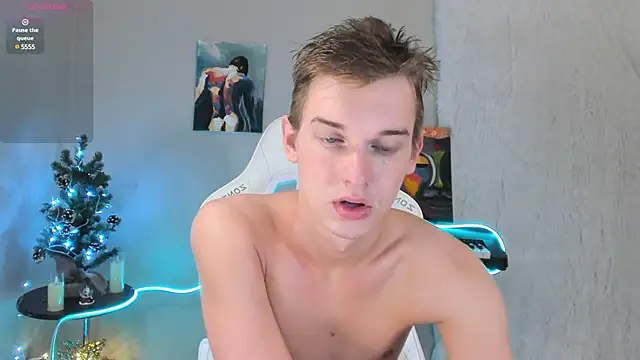 Snapshot of 4ever_dude chatting on 12.25.24 4ever dude online show from 12.25.24