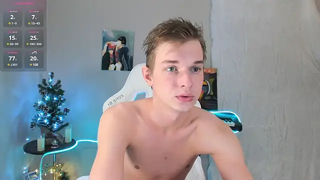 Snapshot of 4ever_dude chatting on 12.26.24 4ever dude online show from 12.26.24