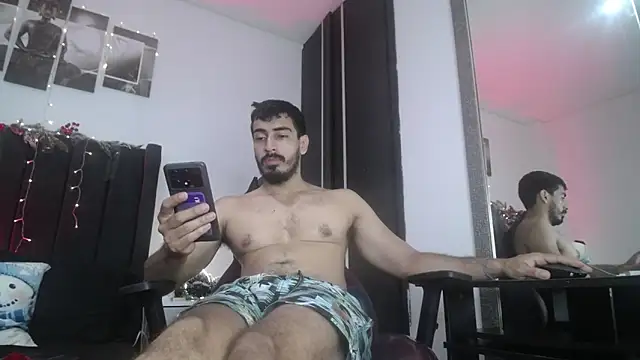 Snapshot of muscle_ares chatting on 12.06.24 muscle ares online show from 12.06.24