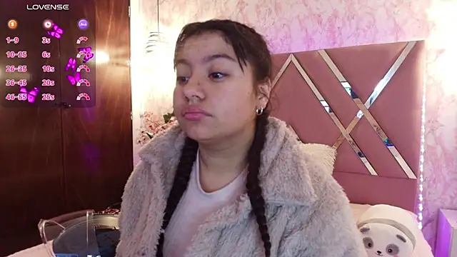 Snapshot of Miaa_Smiith1 chatting on 03.05.25 Miaa Smiith1 online show from 03.05.25