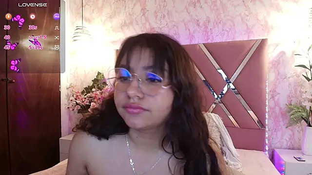 Snapshot of Miaa_Smiith1 chatting on 03.06.25 Miaa Smiith1 online show from 03.06.25