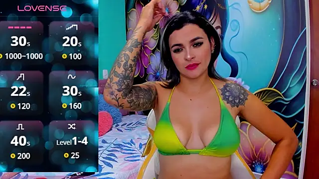 Snapshot of mia_bigtits17 chatting on 12.13.24 mia bigtits17 online show from 12.13.24