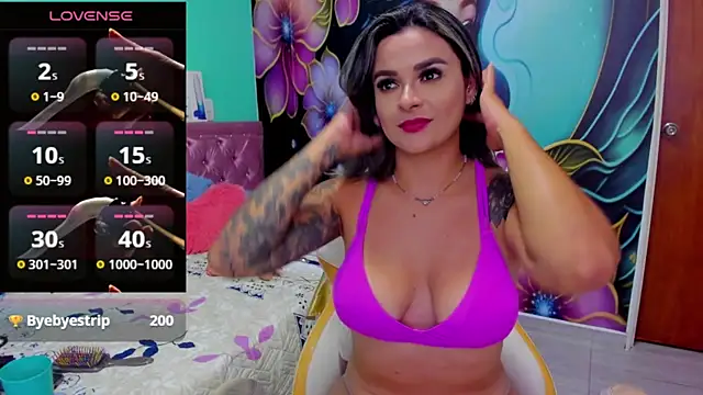 Snapshot of mia_bigtits17 chatting on 03.13.25 mia bigtits17 online show from 03.13.25