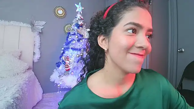 Snapshot of arteverena chatting on 12.15.24 arteverena online show from 12.15.24