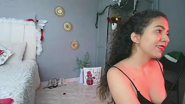 Snapshot of arteverena chatting on 12.31.24 arteverena online show from 12.31.24