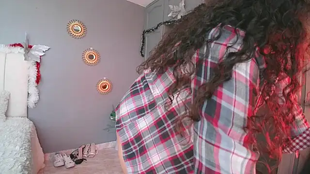 Snapshot of arteverena chatting on 01.04.25 arteverena online show from 01.04.25