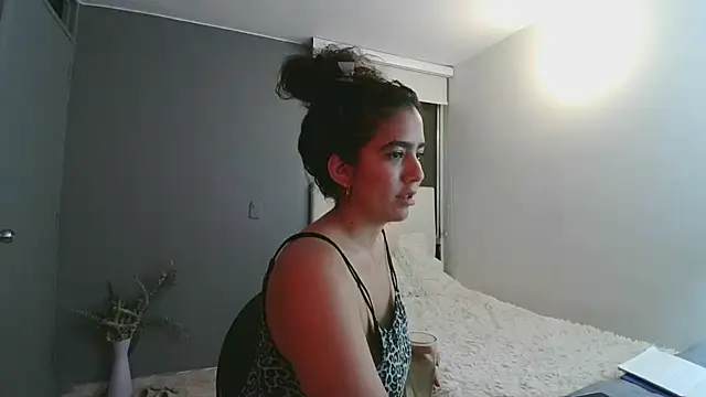 Snapshot of arteverena chatting on 03.10.25 arteverena online show from 03.10.25